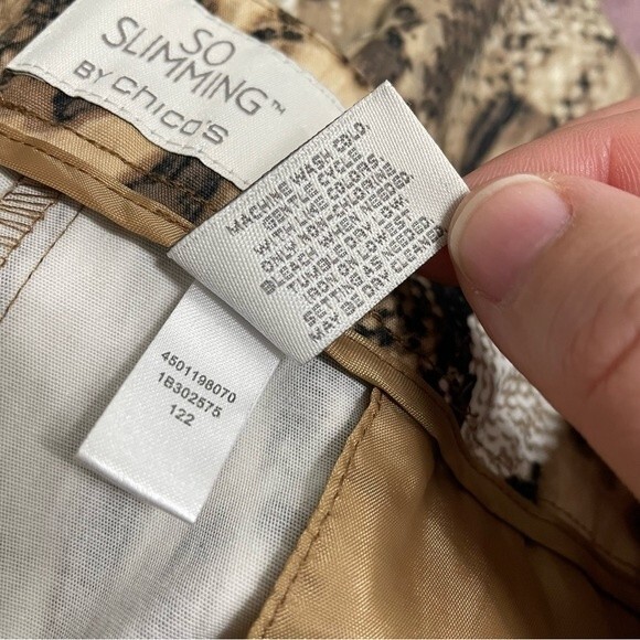 Chico's So Slimming Brigitte Animal Snake Print Crop Pants Chico's Size 2 (12) - Picture 9 of 10